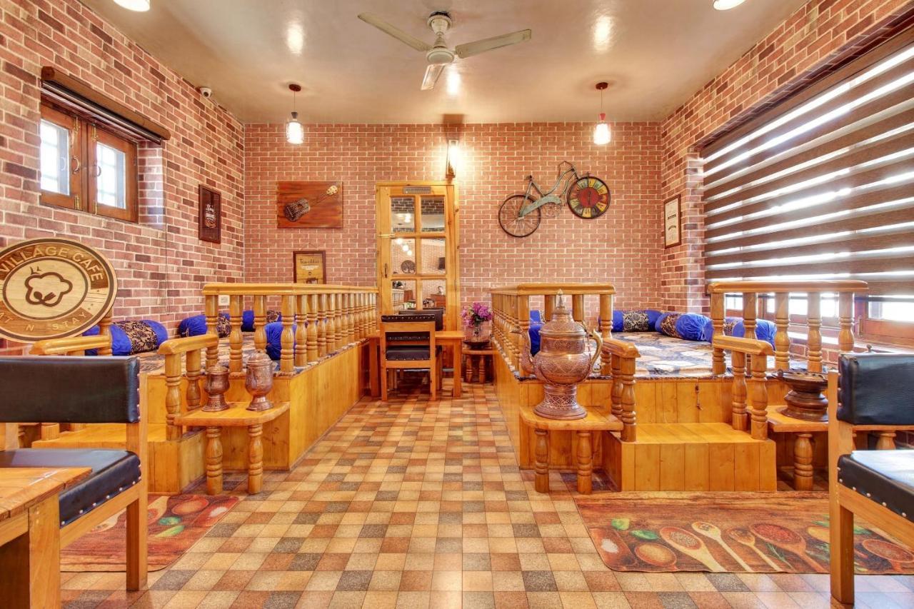 Super Oyo Capital O 91600 The Village Classic Hotel And Restaurant Srīnagar Екстериор снимка