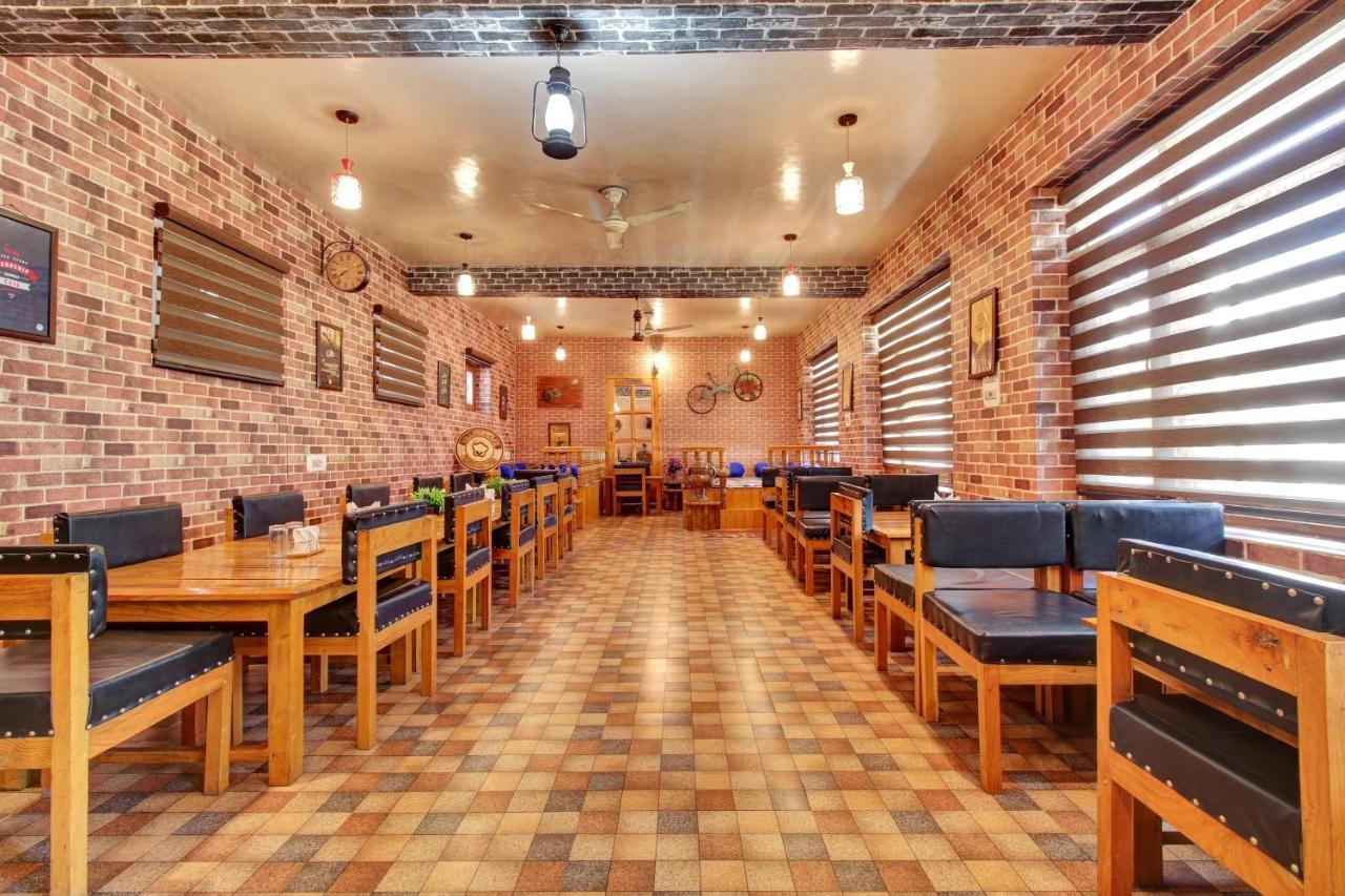 Super Oyo Capital O 91600 The Village Classic Hotel And Restaurant Srīnagar Екстериор снимка